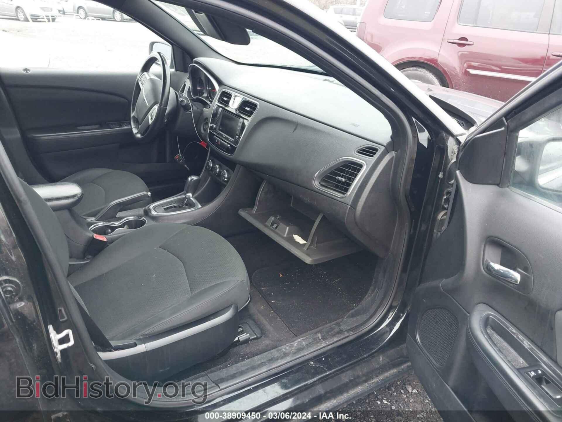 2011 CHRYSLER 200 - VIN: 1C3BC1FBXBN602364 - Фото 5
