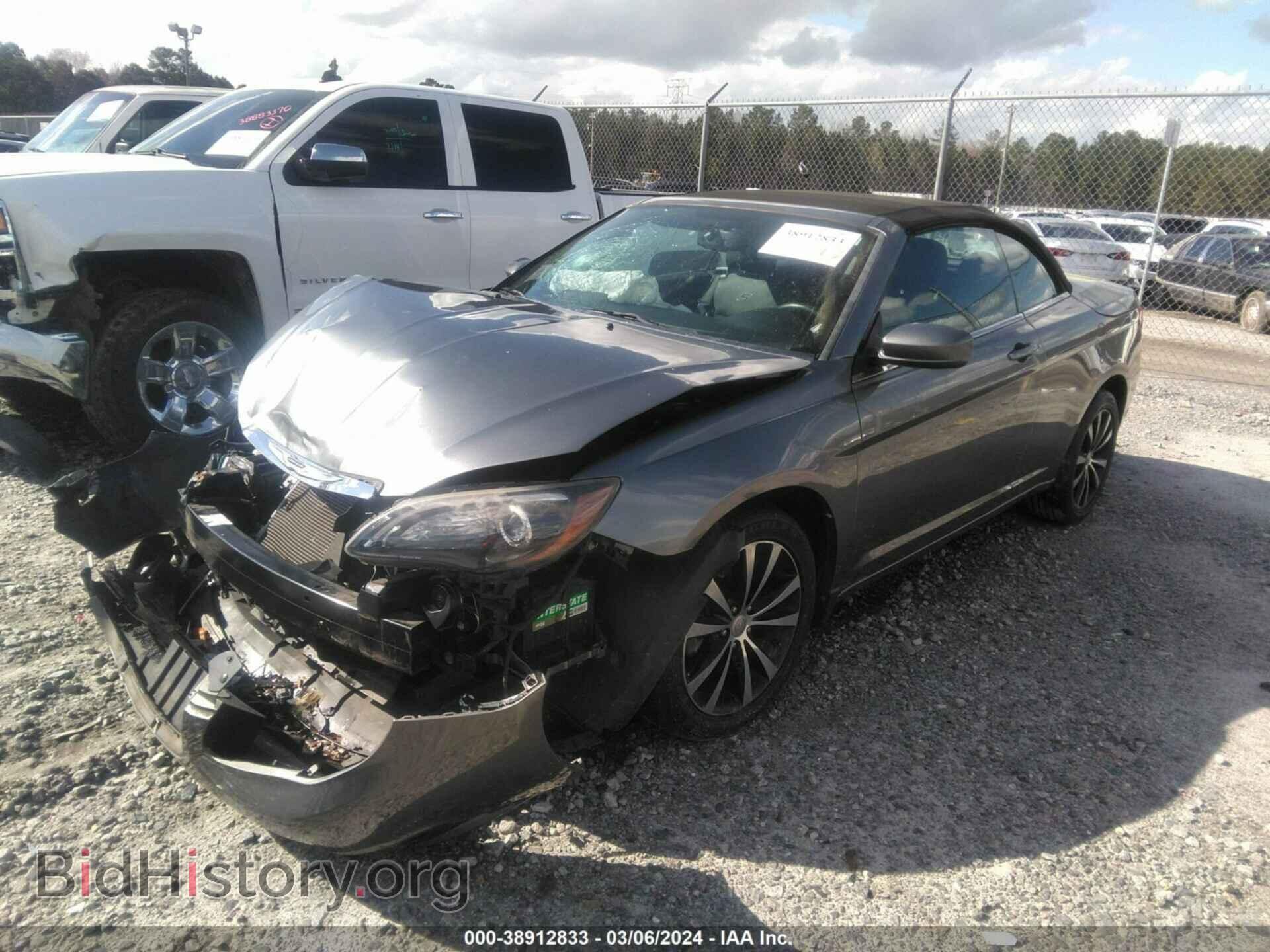 2011 CHRYSLER 200 - VIN: 1C3BC8EG1BN614151 - Фото 2