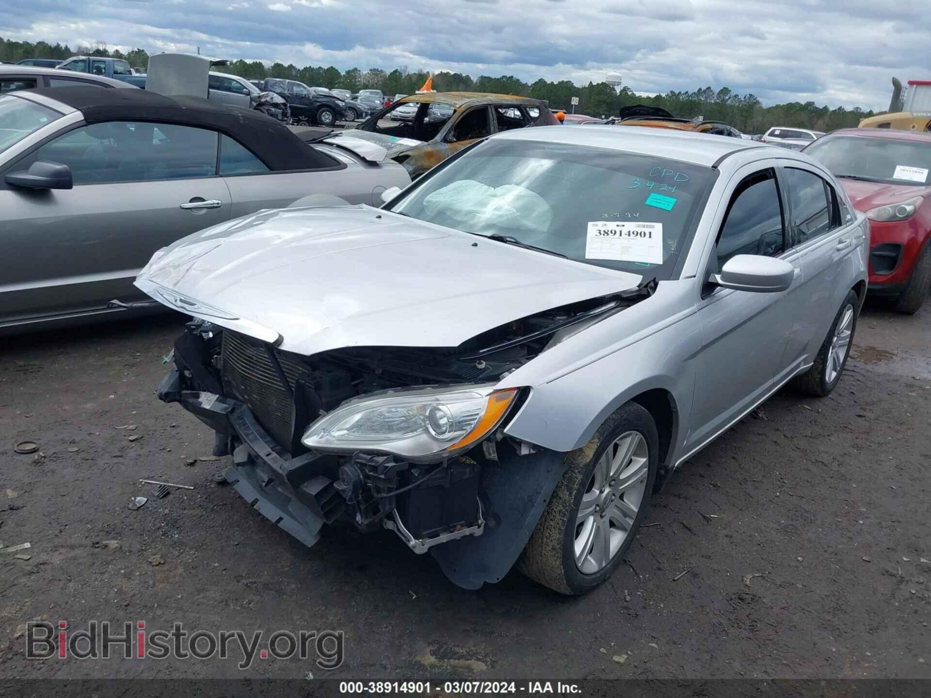 2012 CHRYSLER 200 - VIN: 1C3CCBBG4CN130966 - Фото 2