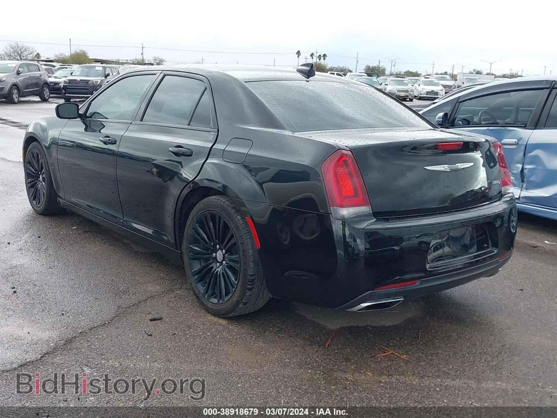 2017 CHRYSLER 300 - VIN: 2C3CCABG9HH625870 - Фото 3