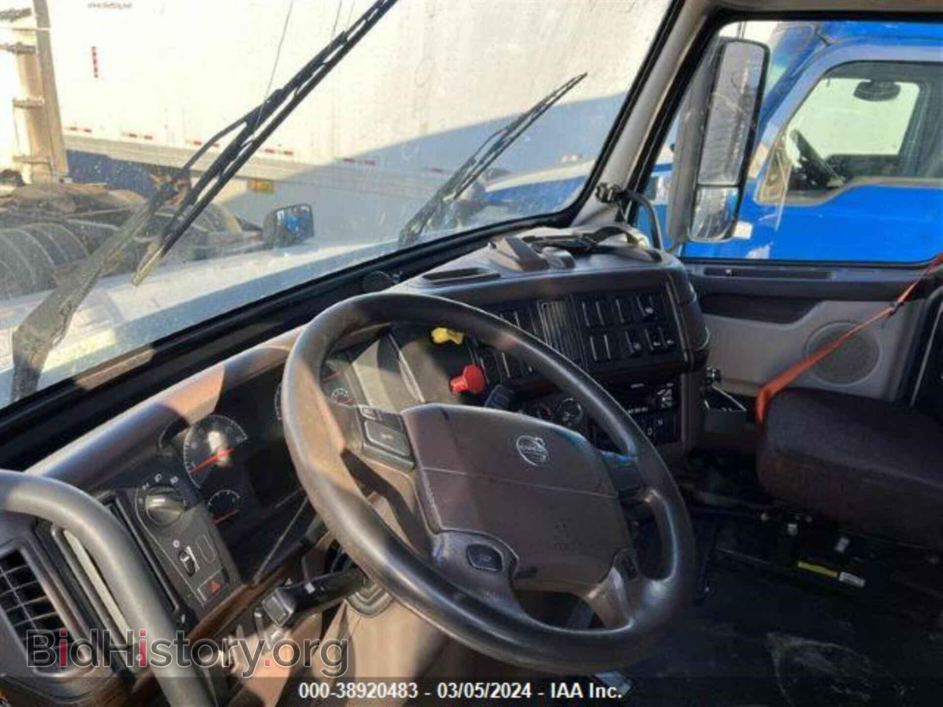 2016 VOLVO VN - VIN: 4V4NC9EH2GN953763 - Фото 5