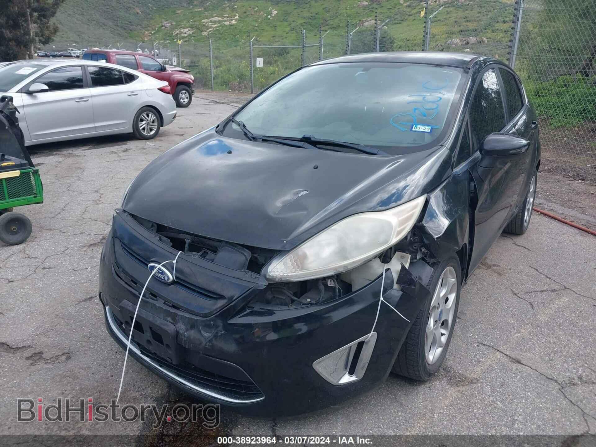 2011 FORD FIESTA - VIN: 3FADP4FJ0BM167369 - Фото 2