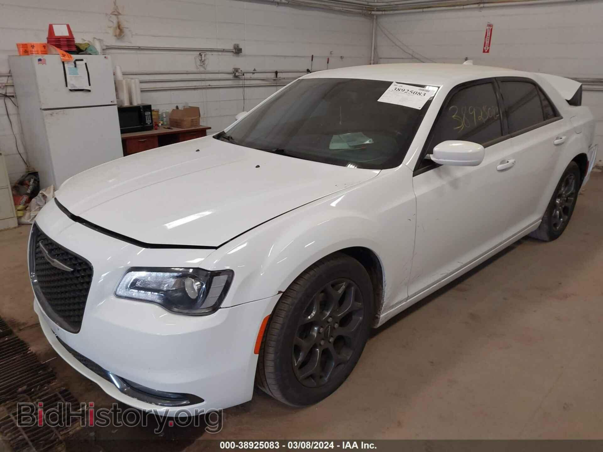 2016 CHRYSLER 300 - VIN: 2C3CCAGG7GH220520 - Фото 2