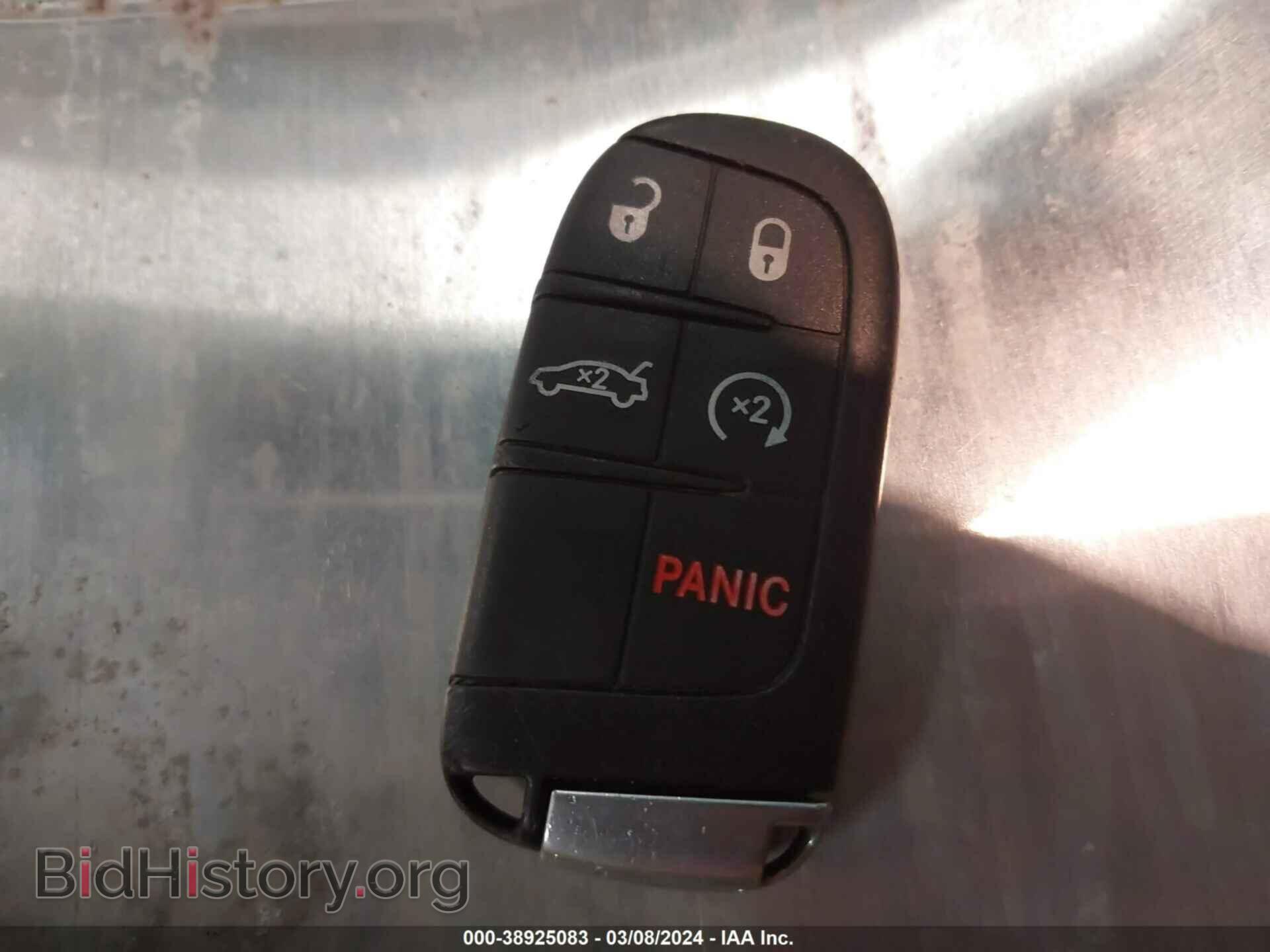 2016 CHRYSLER 300 - VIN: 2C3CCAGG7GH220520 - Фото 11