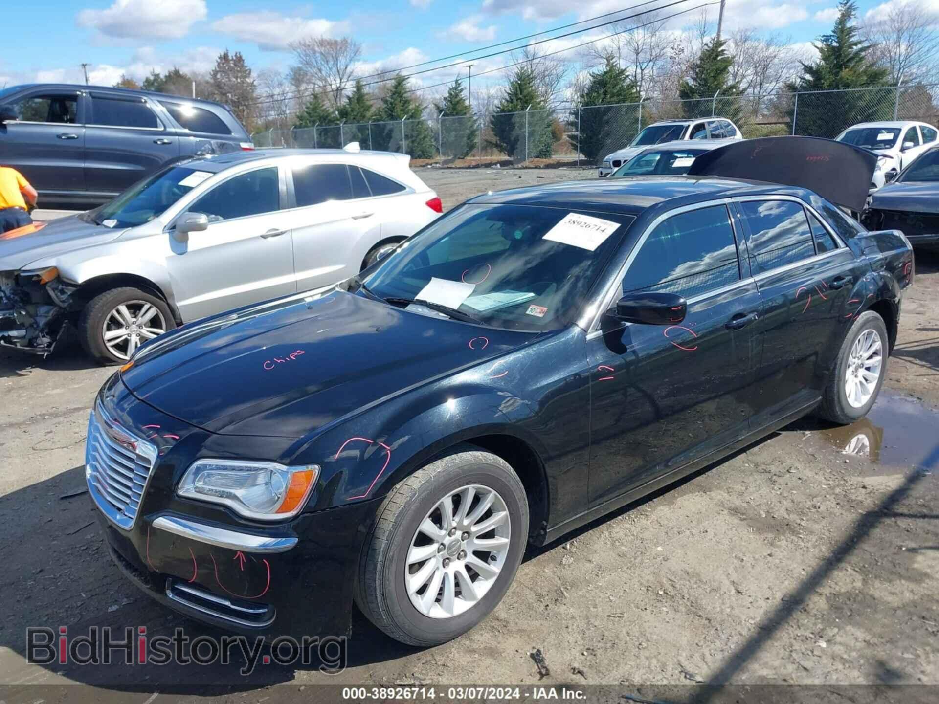 2013 CHRYSLER 300 - VIN: 2C3CCAAG9DH569053 - Фото 2