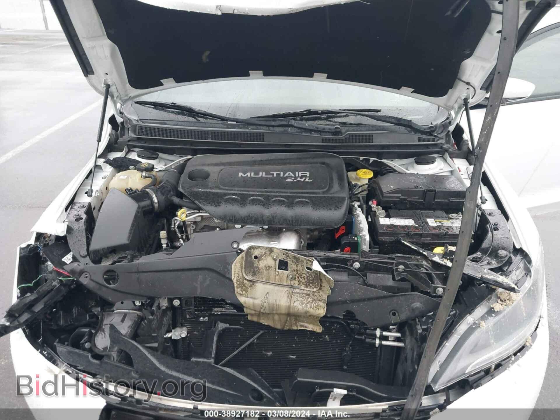2016 CHRYSLER 200 - VIN: 1C3CCCBB5GN118681 - Photo 10