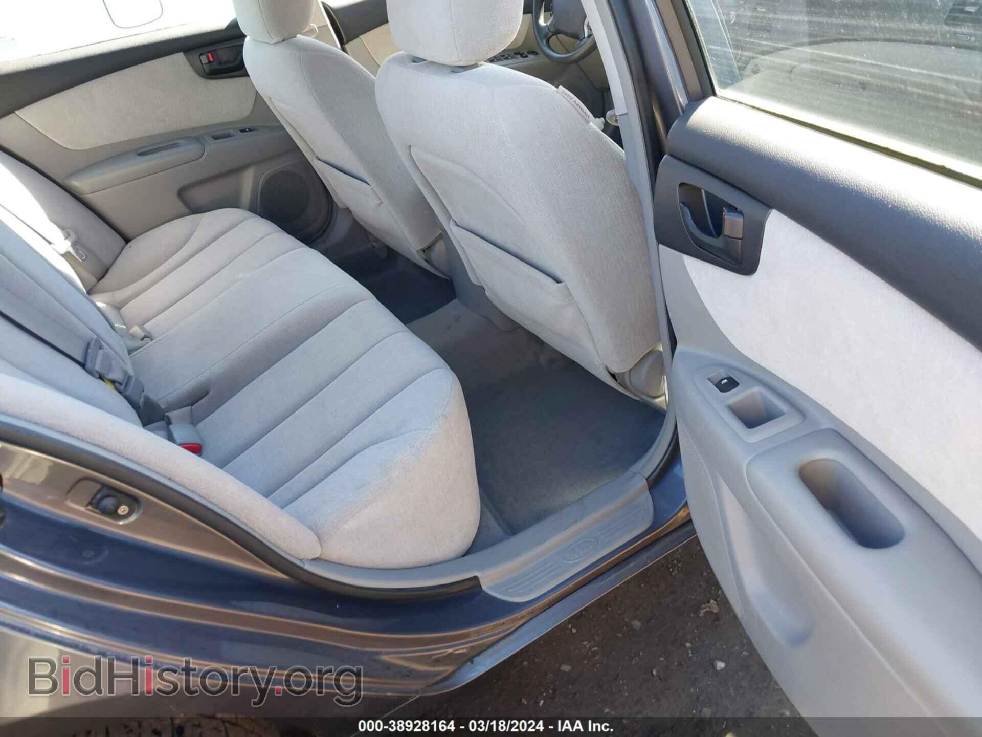 2007 KIA OPTIMA - VIN: KNAGE123575117452 - Фото 8