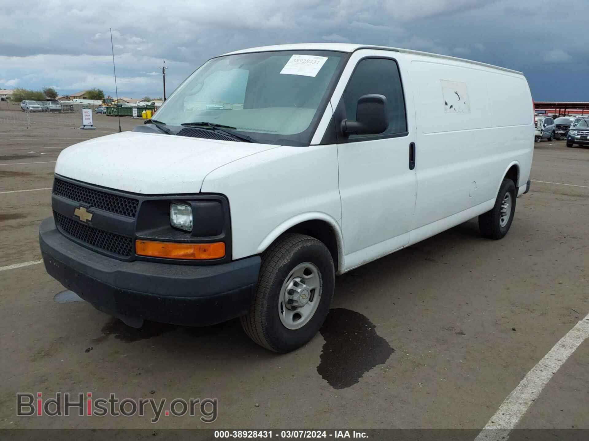 2014 CHEVROLET EXPRESS 2500 - VIN: 1GCWGGCA6E1122155 - Фото 2