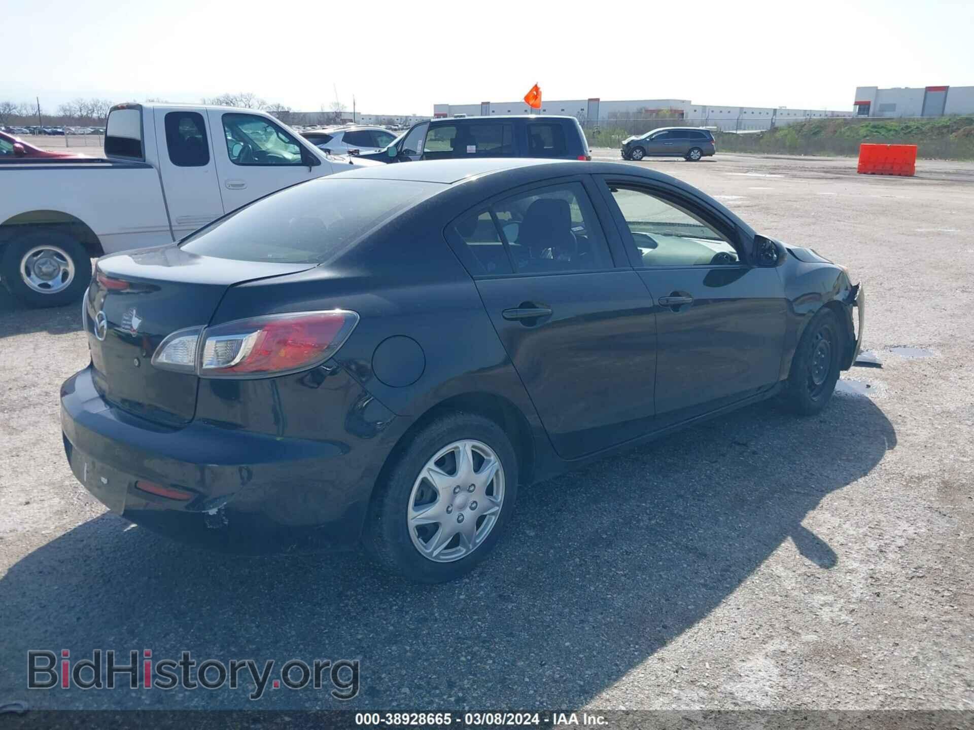 2013 MAZDA MAZDA3 - VIN: JM1BL1TF9D1703845 - Фото 4