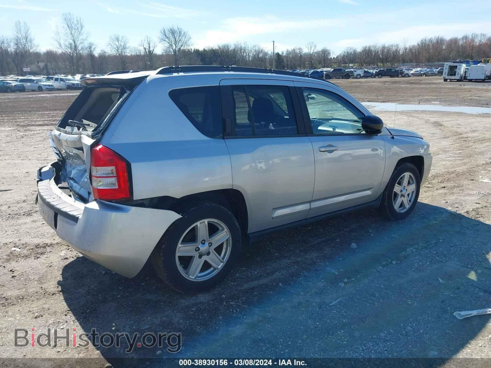 2010 JEEP COMPASS - VIN: 1J4NF1FBXAD620166 - Фото 4