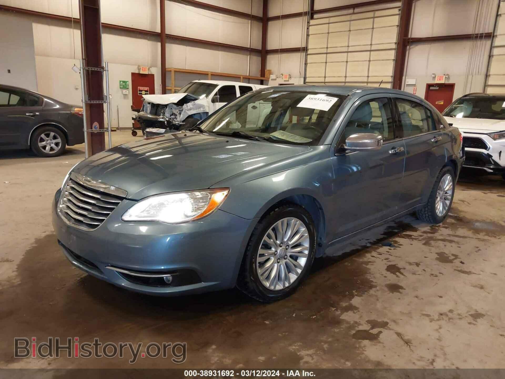 2011 CHRYSLER 200 - VIN: 1C3BC2FG7BN618281 - Фото 2