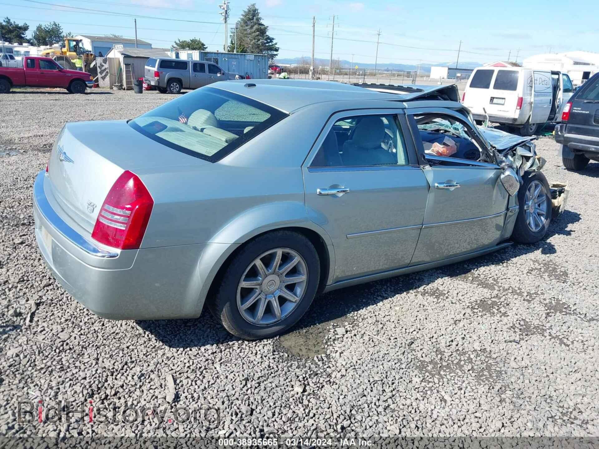 2006 CHRYSLER 300C - VIN: 2C3KA63H46H464587 - Фото 4