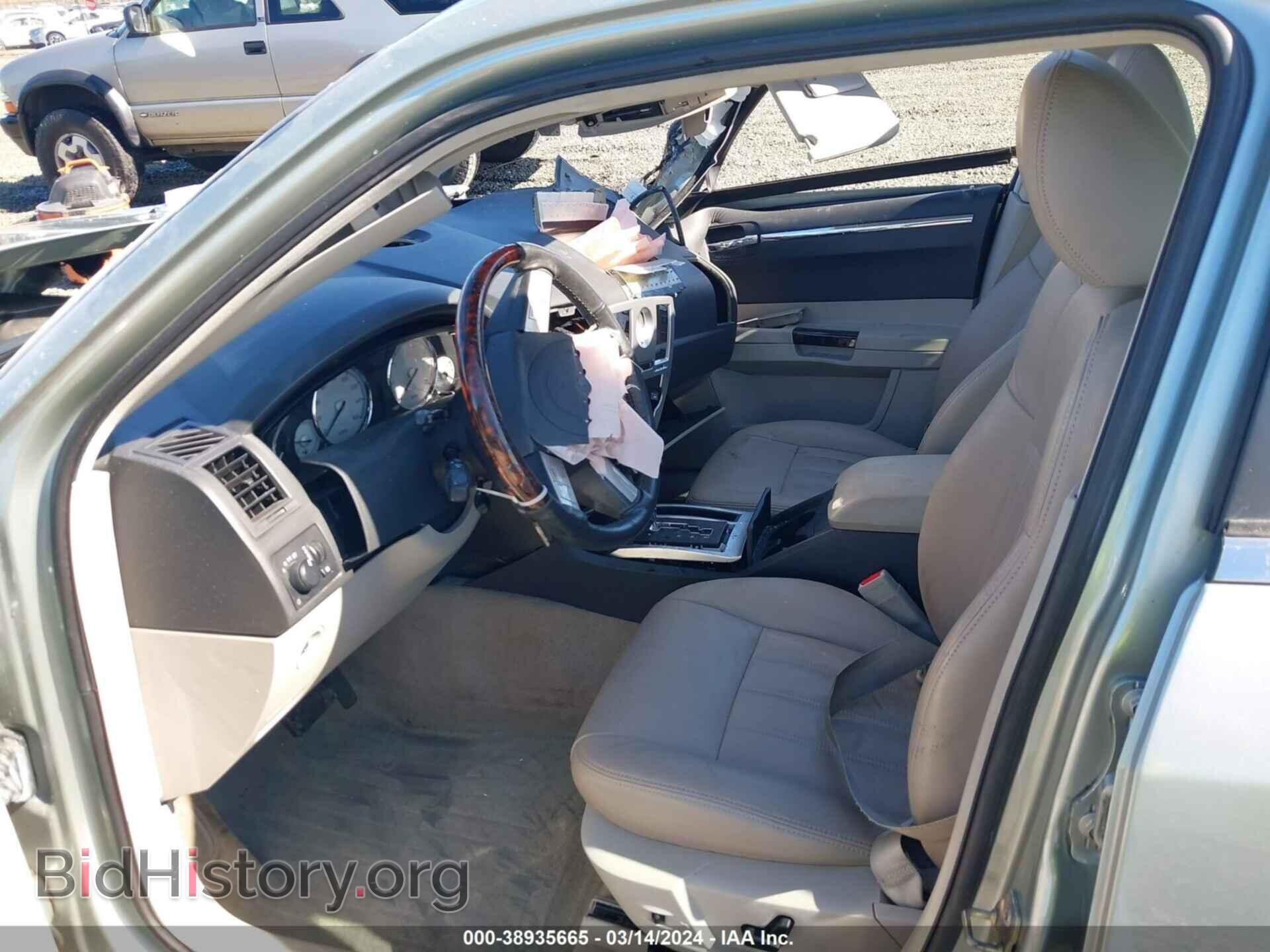 2006 CHRYSLER 300C - VIN: 2C3KA63H46H464587 - Фото 5