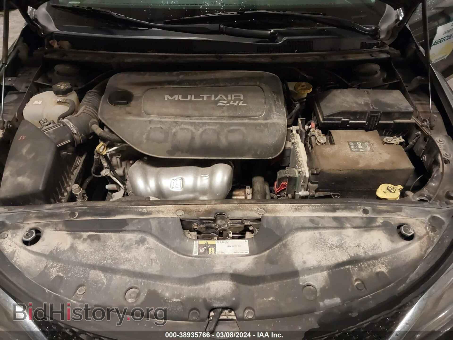 2016 CHRYSLER 200 - VIN: 1C3CCCAB3GN116770 - Фото 10
