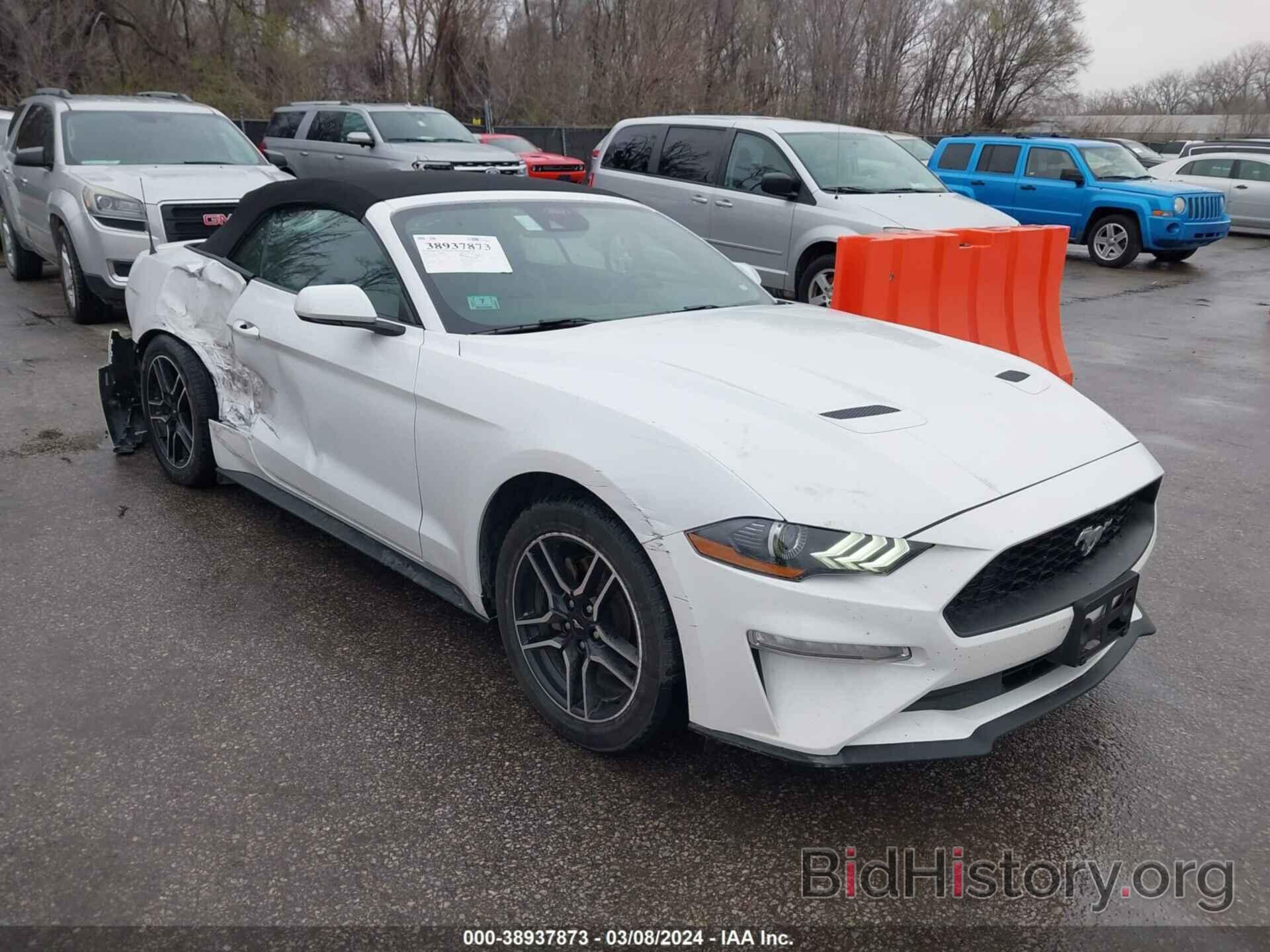 Photo 1FATP8UH7N5124385 - FORD MUSTANG 2022