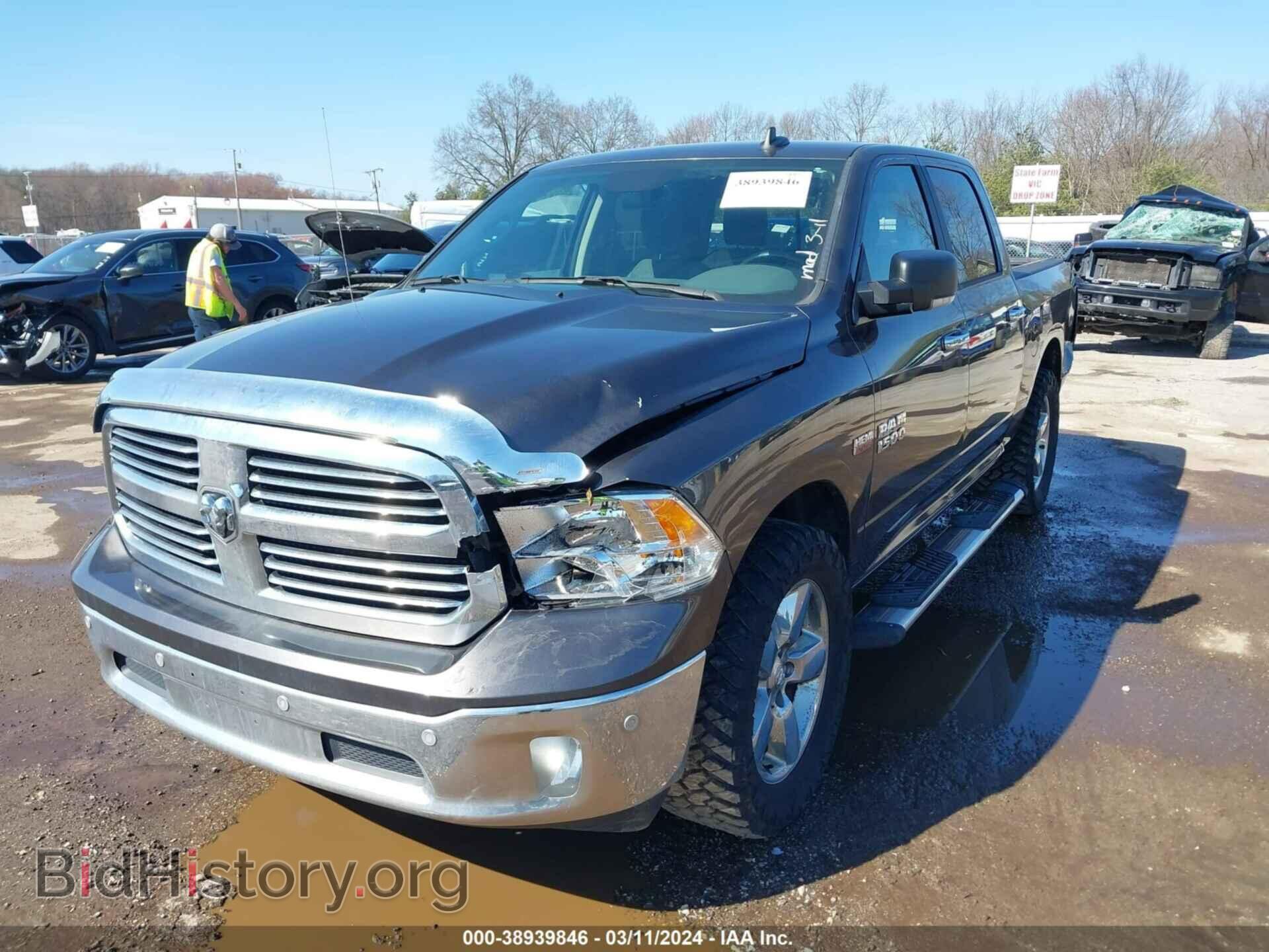 2017 RAM 1500 - VIN: 3C6RR7LT6HG608390 - Фото 2