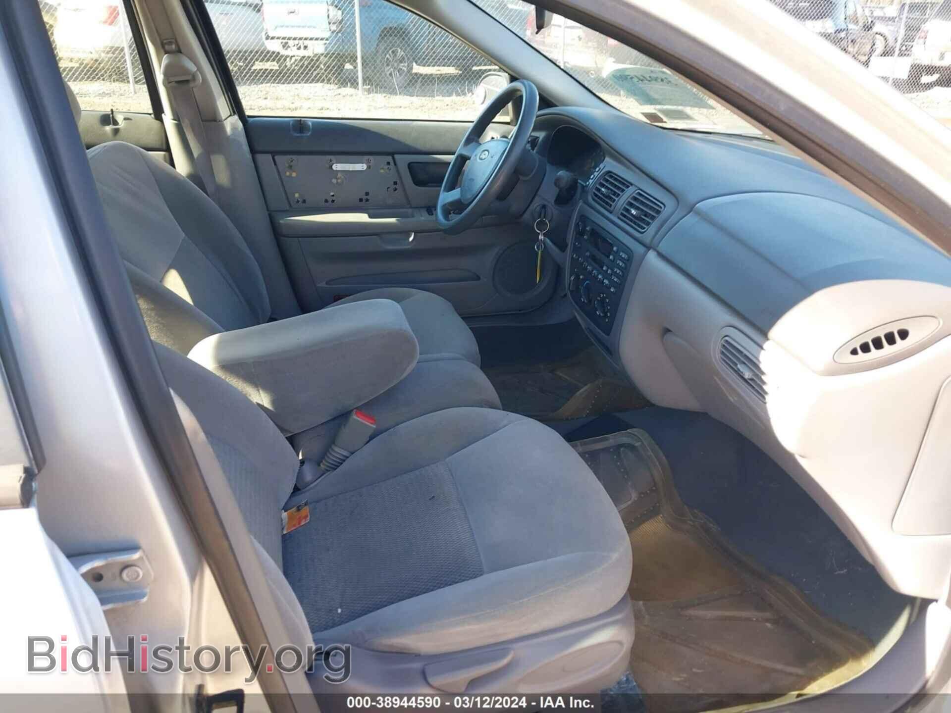 2006 FORD TAURUS - VIN: 1FAFP53UX6A106904 - Фото 5