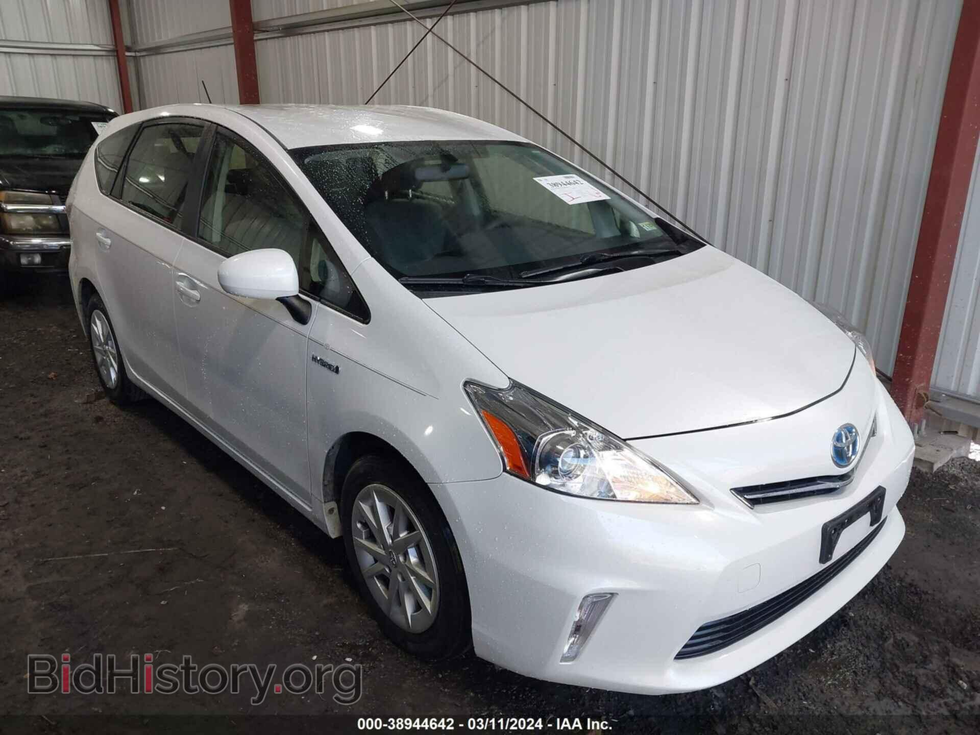Фотография JTDZN3EU5EJ015360 - TOYOTA PRIUS V 2014