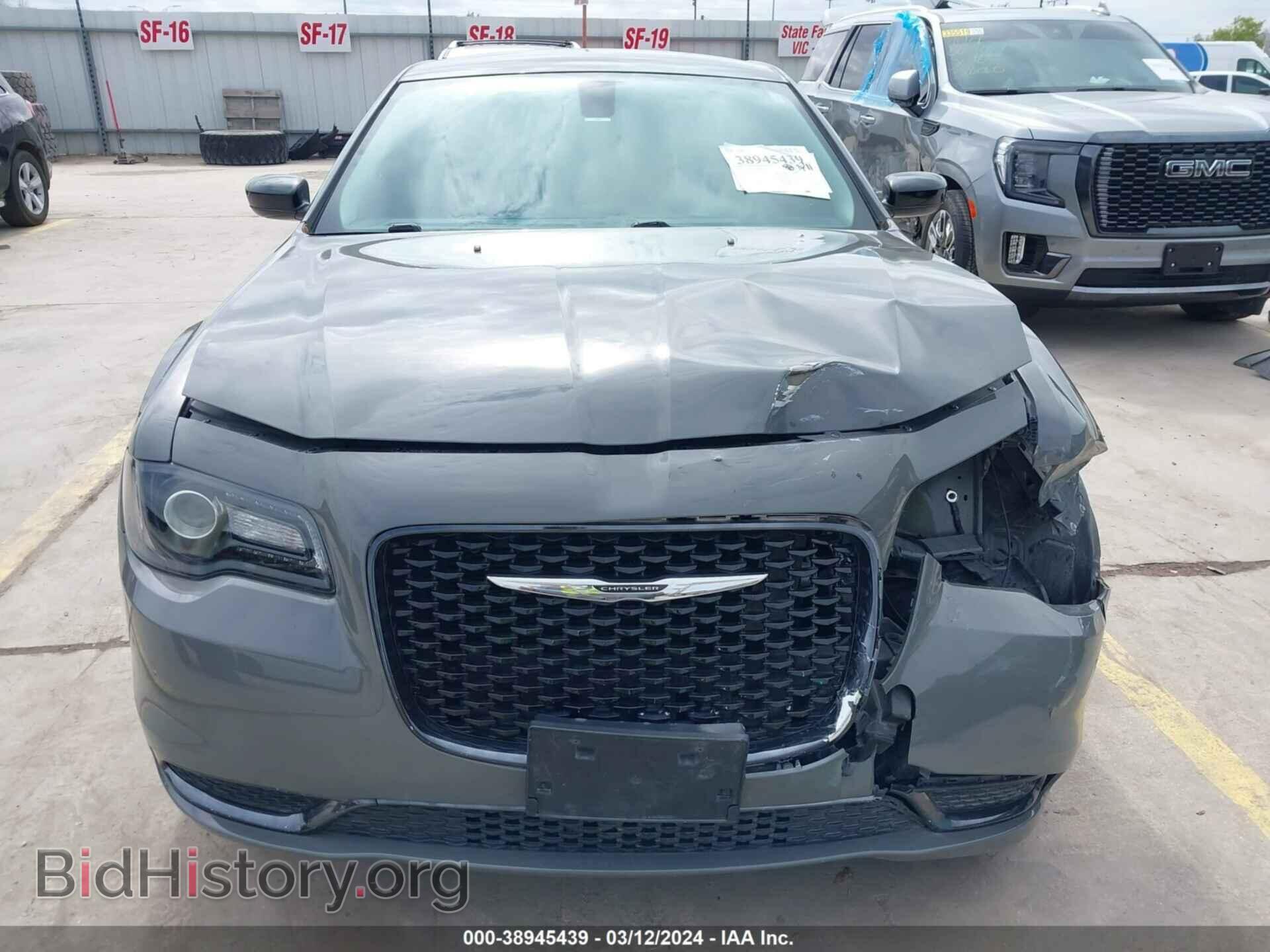 2019 CHRYSLER 300 - VIN: 2C3CCARG7KH706332 - Фото 12