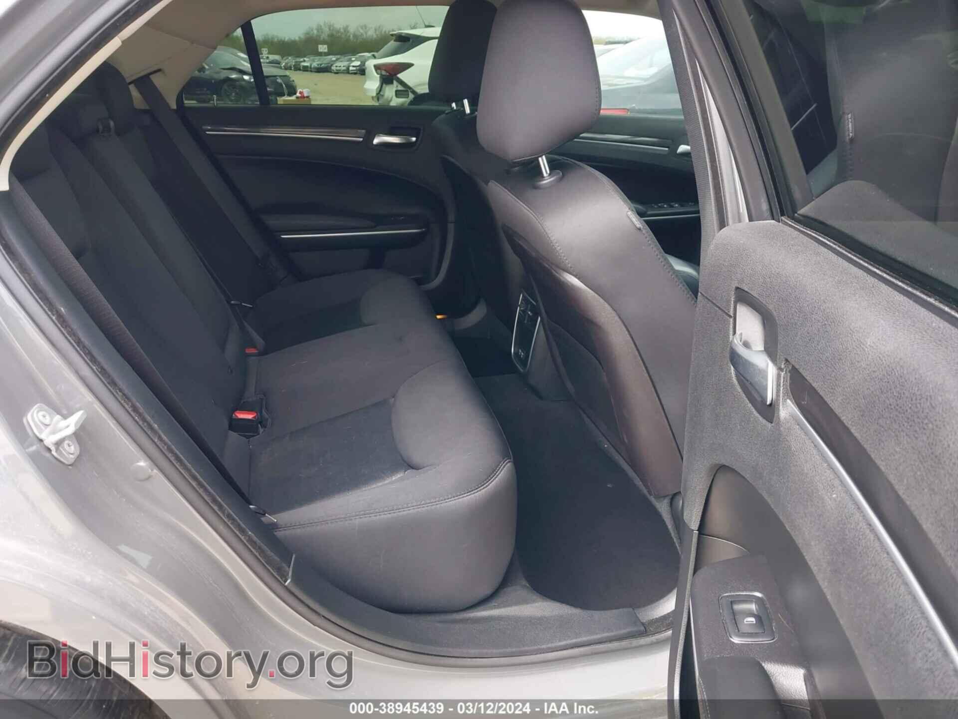 2019 CHRYSLER 300 - VIN: 2C3CCARG7KH706332 - Фото 8