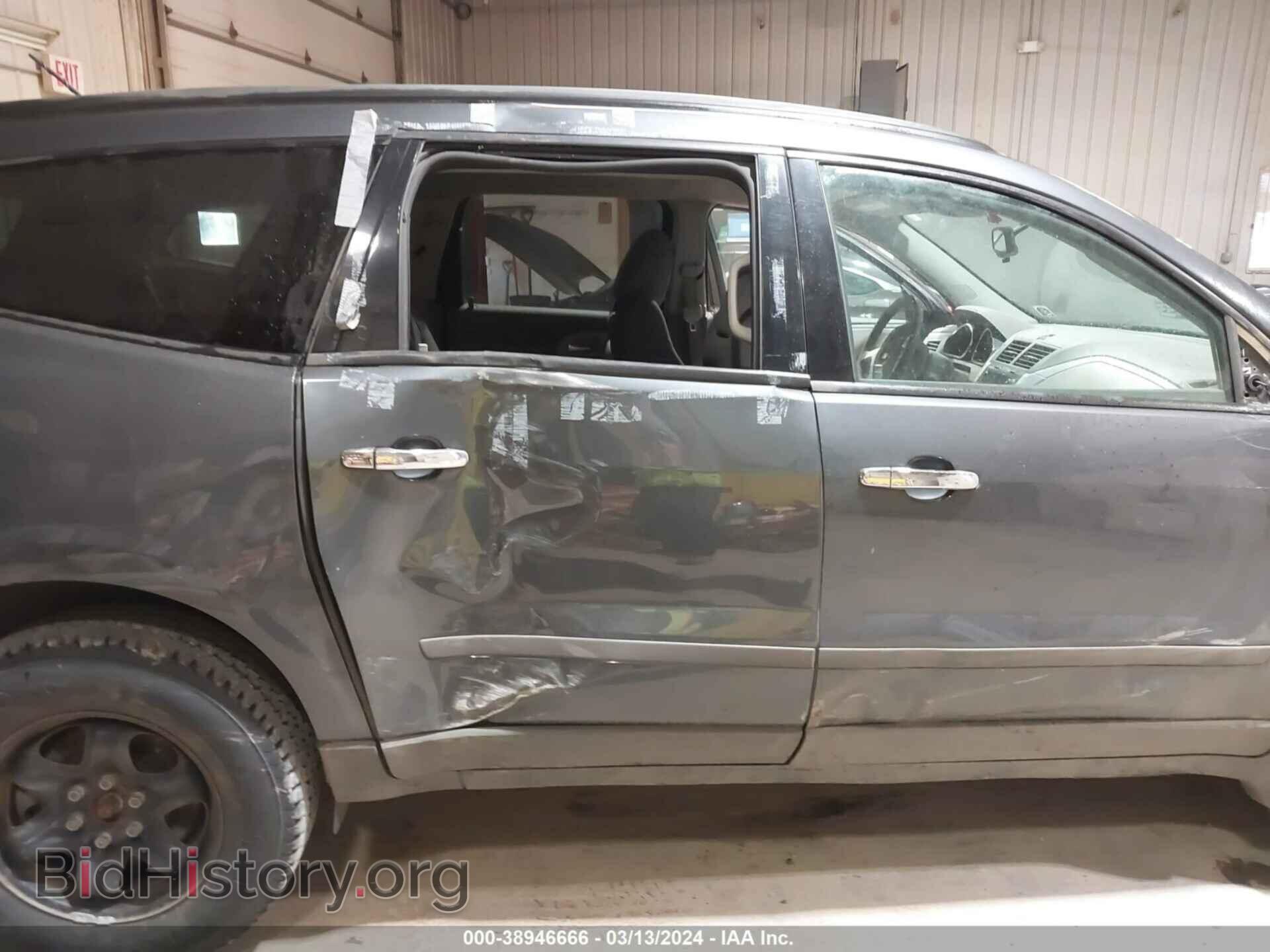 2011 CHEVROLET TRAVERSE - VIN: 1GNKVEED2BJ220196 - Фото 13