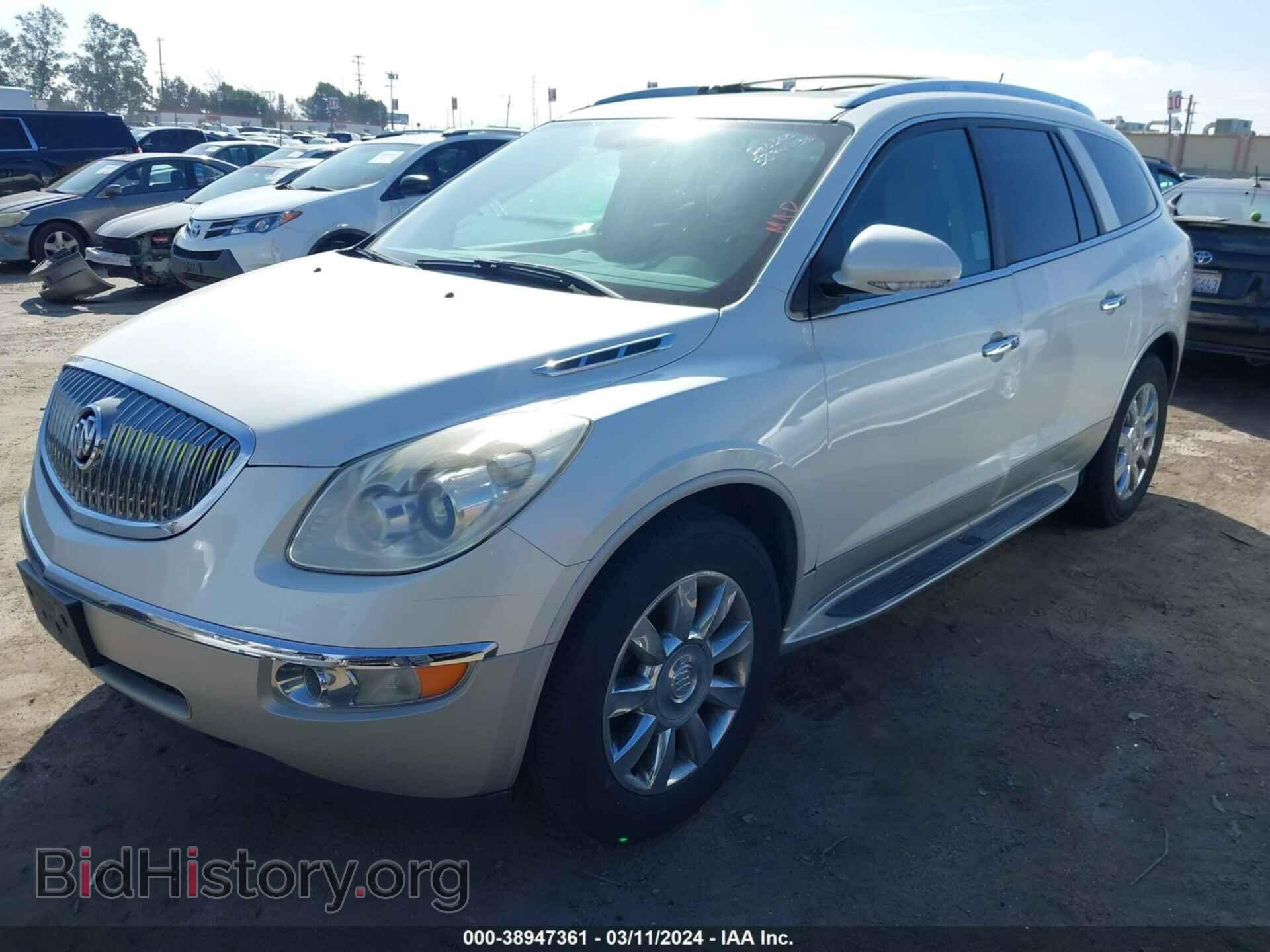 2011 BUICK ENCLAVE - VIN: 5GAKRBED4BJ396857 - Фото 2