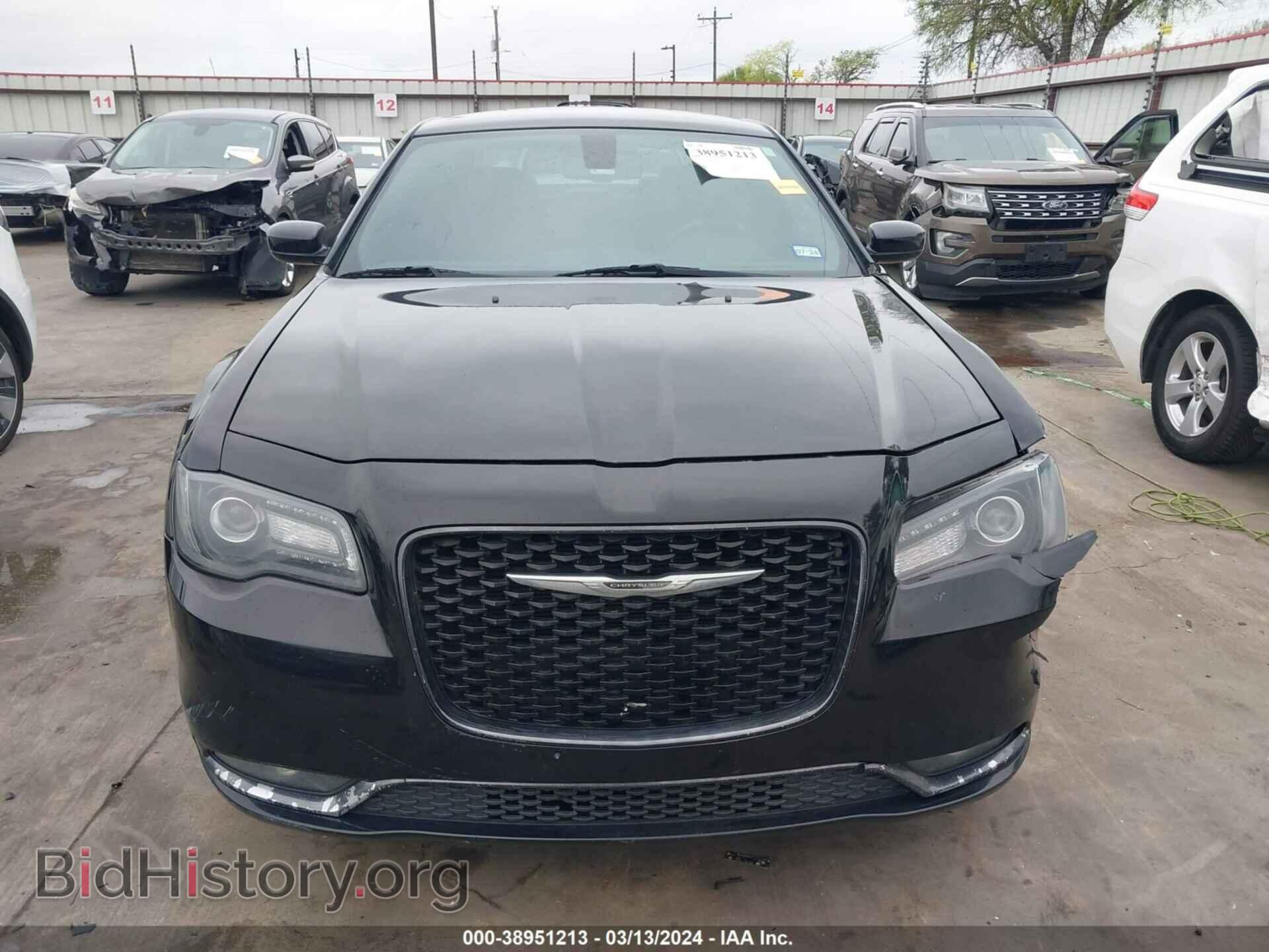 2019 CHRYSLER 300 - VIN: 2C3CCABG6KH590132 - Фото 12