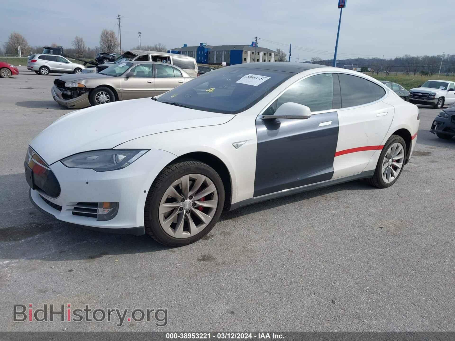 2015 TESLA MODEL S - VIN: 5YJSA1H48FF084775 - Фото 2