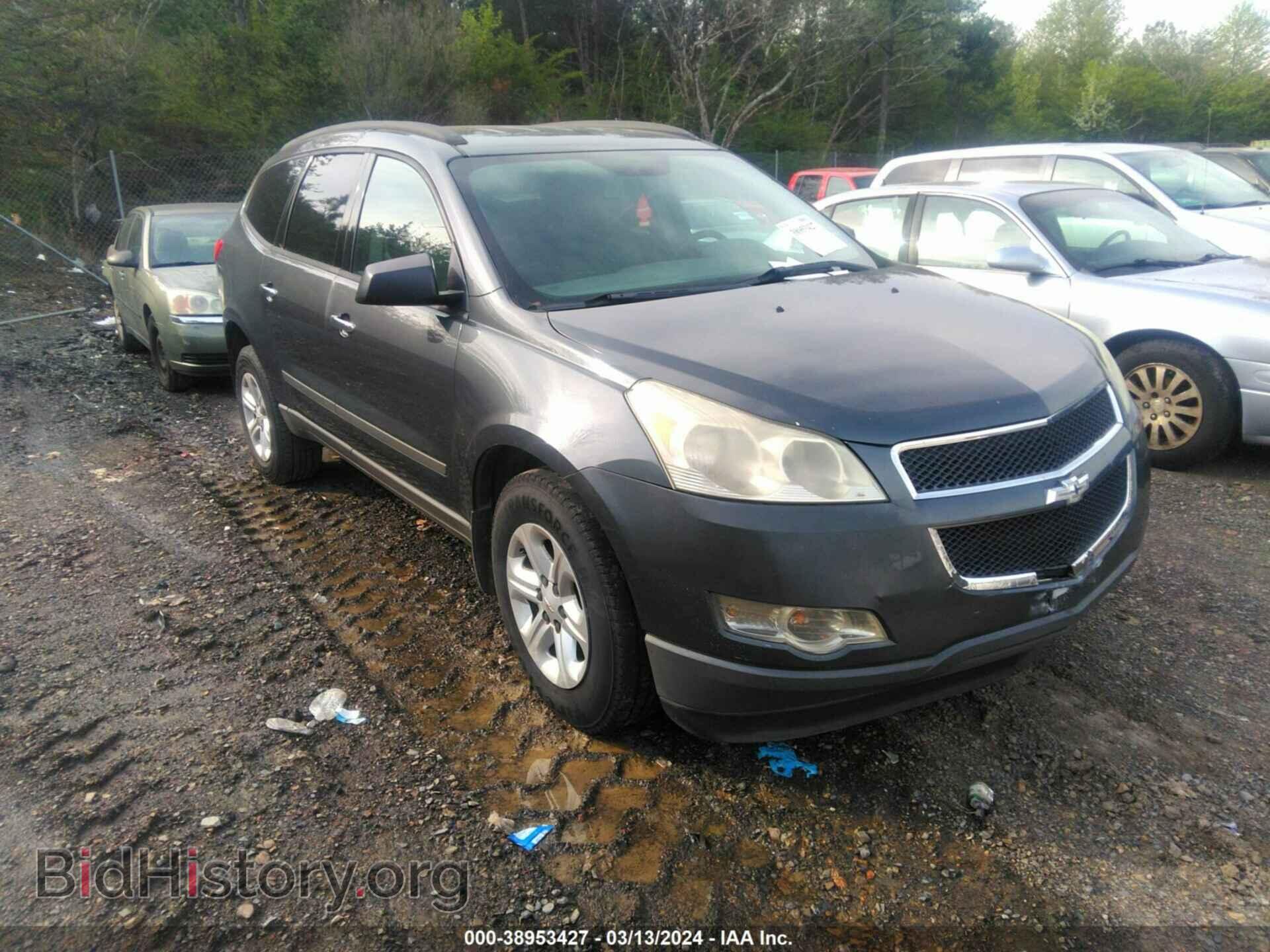 Photo 1GNKRFED5BJ231459 - CHEVROLET TRAVERSE 2011