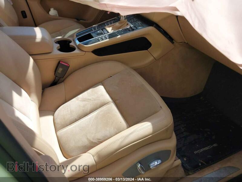 2017 Porsche MACAN (VIN WP1AA2A57HLB01827) — photo 5 of 16