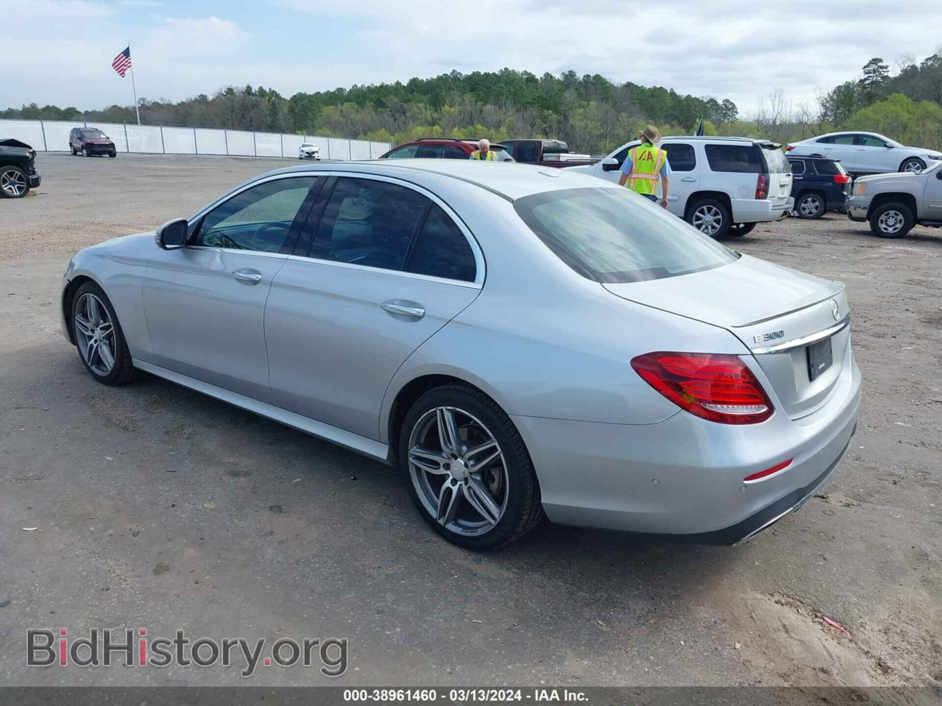 2017 MERCEDES-BENZ E 300 - VIN: WDDZF4JB6HA106901 - Фото 3