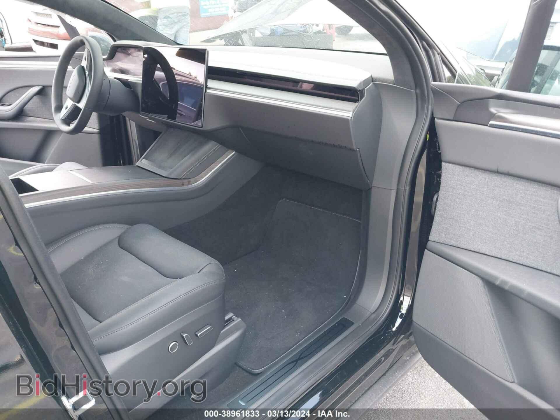 2024 TESLA MODEL X - VIN: 7SAXCBE53RF433108 - Photo 5