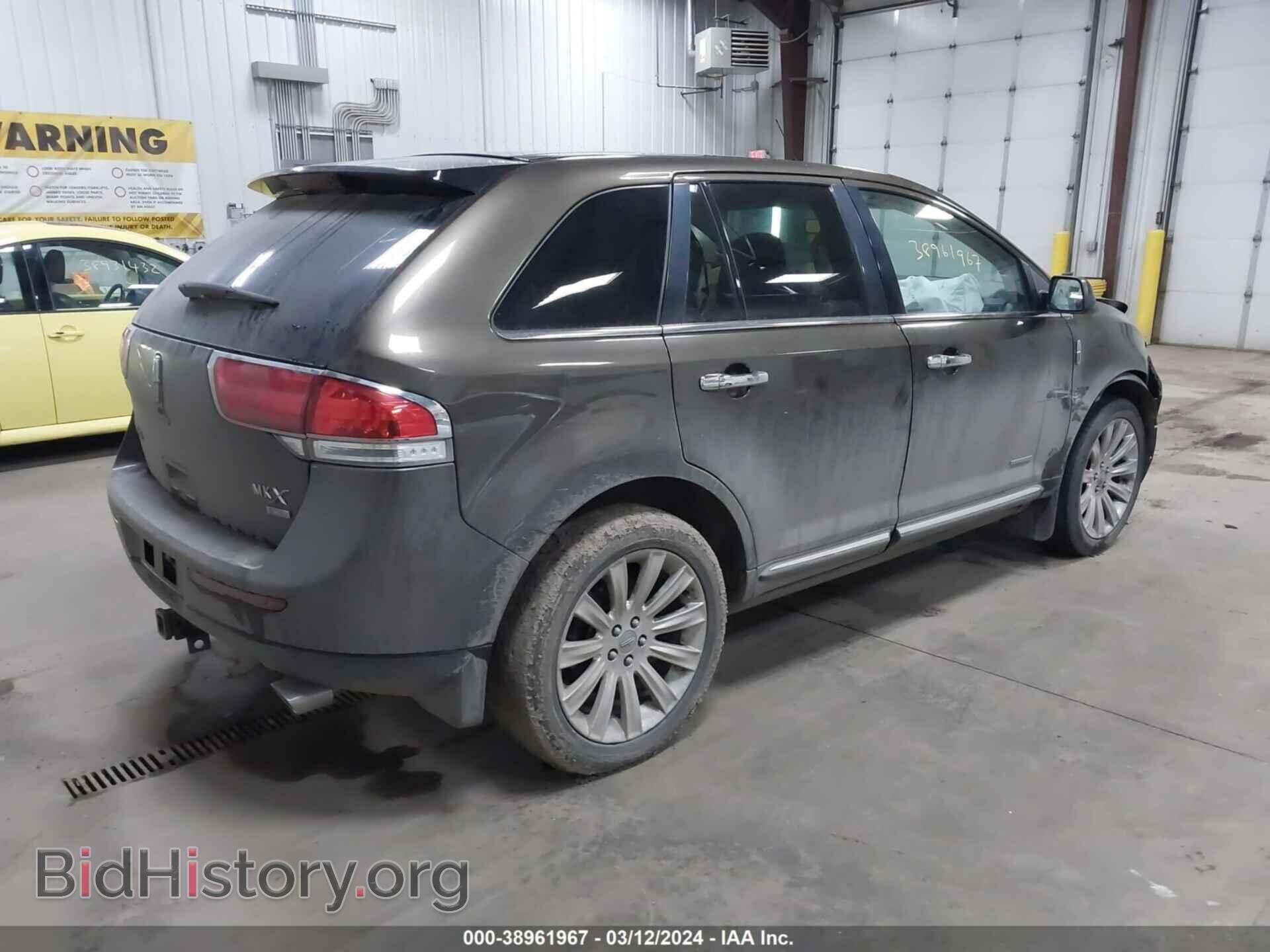 2011 LINCOLN MKX - VIN: 2LMDJ8JK3BBJ26769 - Photo 4