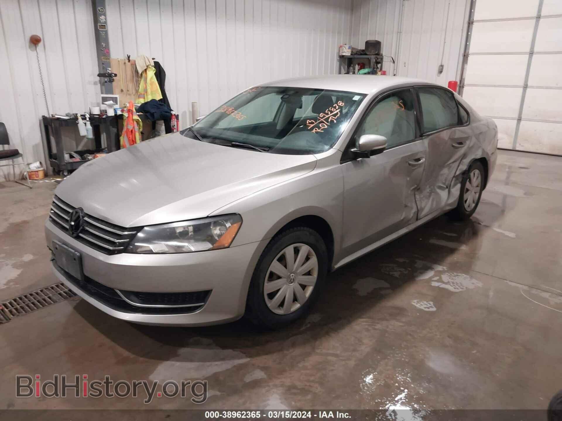 2013 VOLKSWAGEN PASSAT - VIN: 1VWAH7A32DC137523 - Фото 2