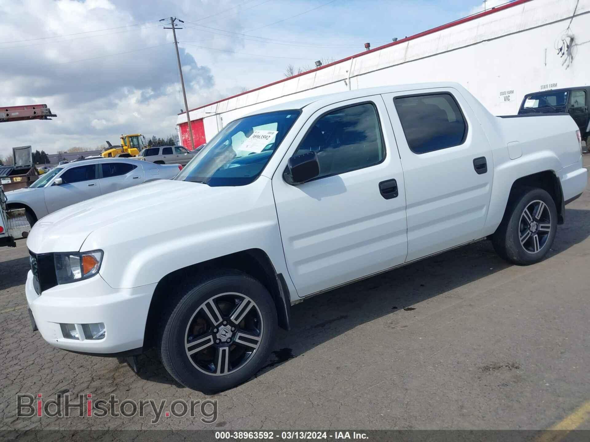 2013 HONDA RIDGELINE - VIN: 5FPYK1F79DB016879 - Фото 2