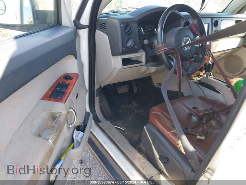 2007 Jeep COMMANDER (VIN 1J8HH58287C530846) — photo 2 of 10