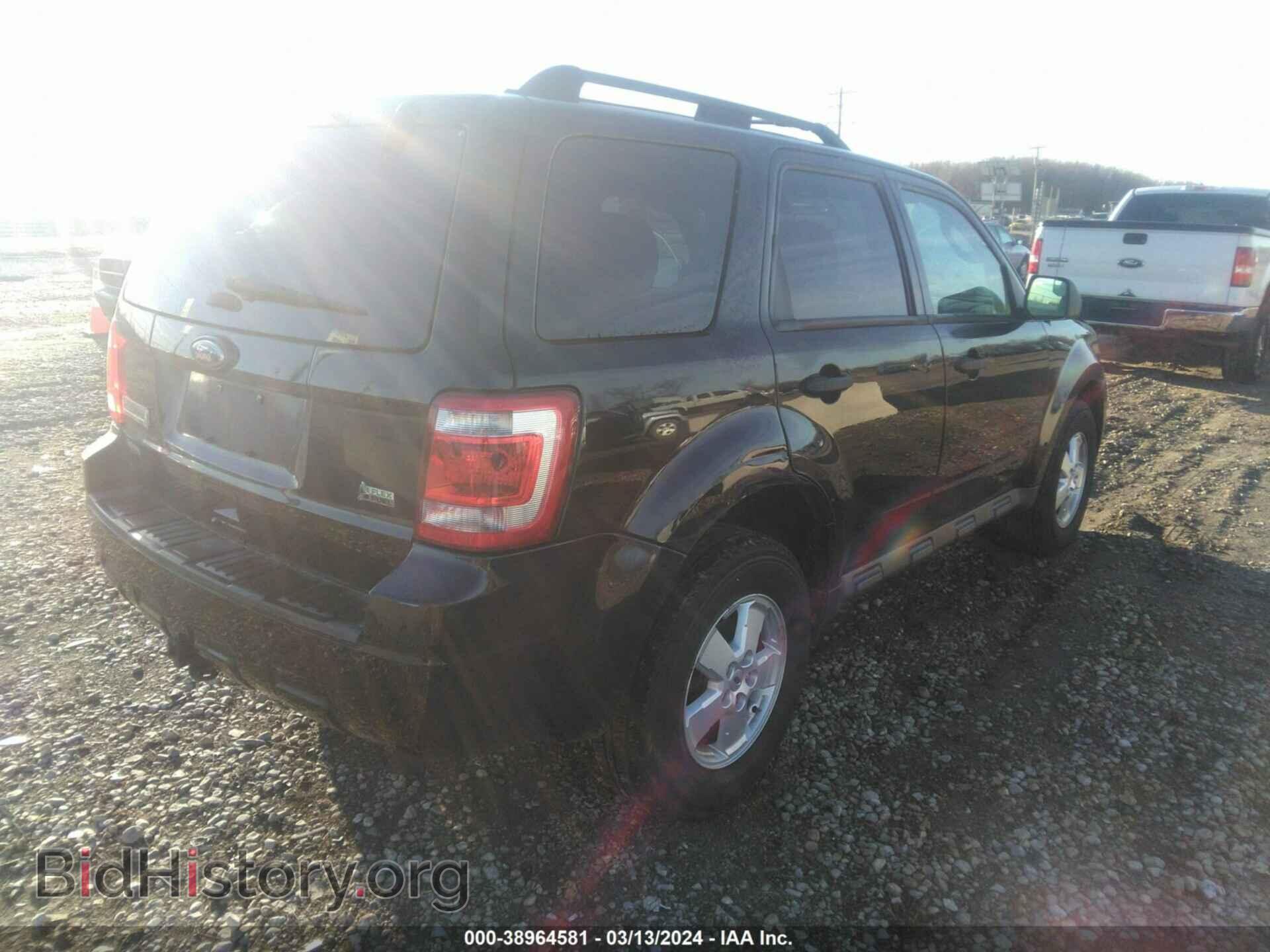 2011 FORD ESCAPE - VIN: 1FMCU9DG4BKB02000 - Photo 4