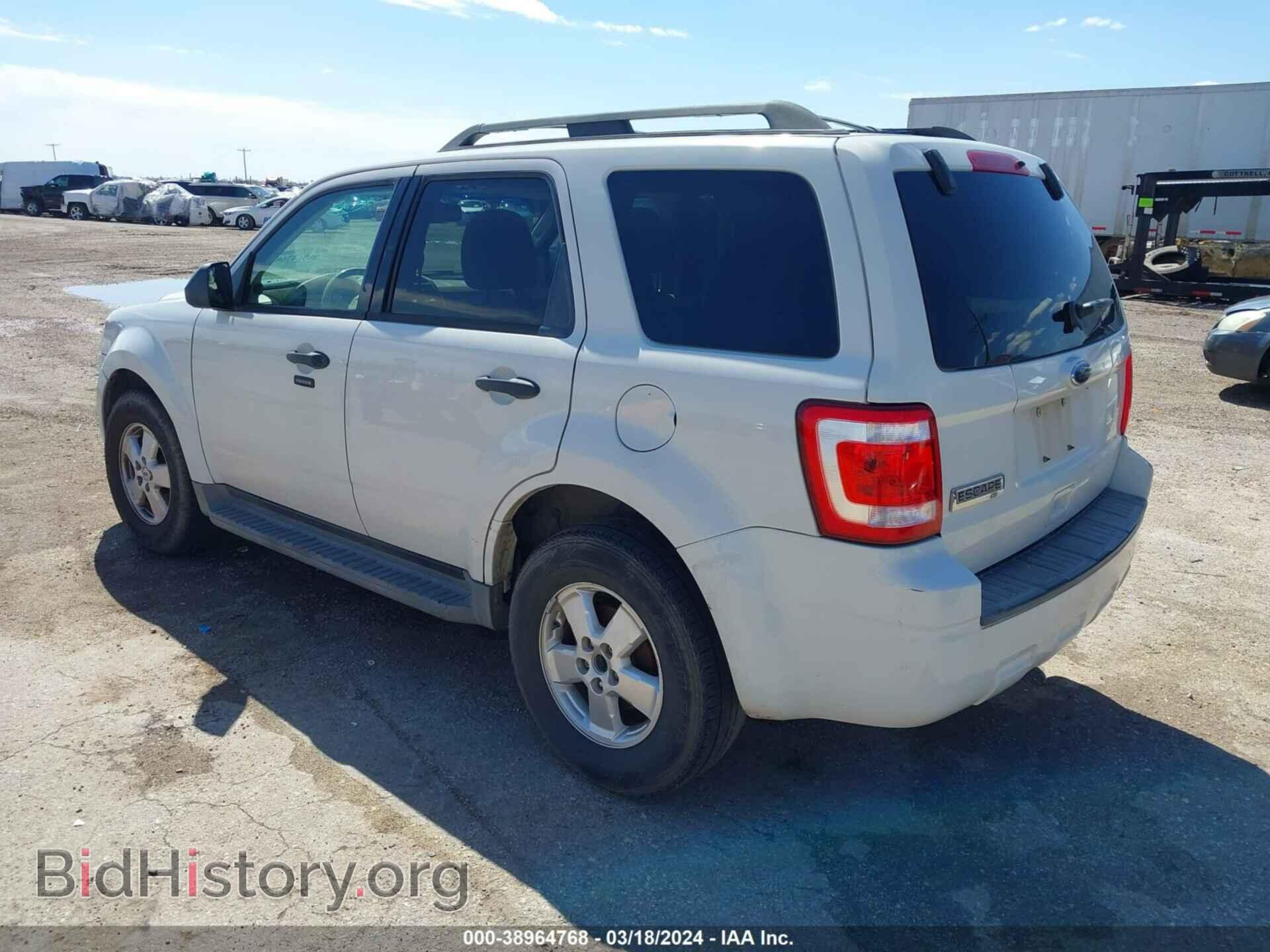 2011 FORD ESCAPE - VIN: 1FMCU0D72BKA43881 - Фото 3