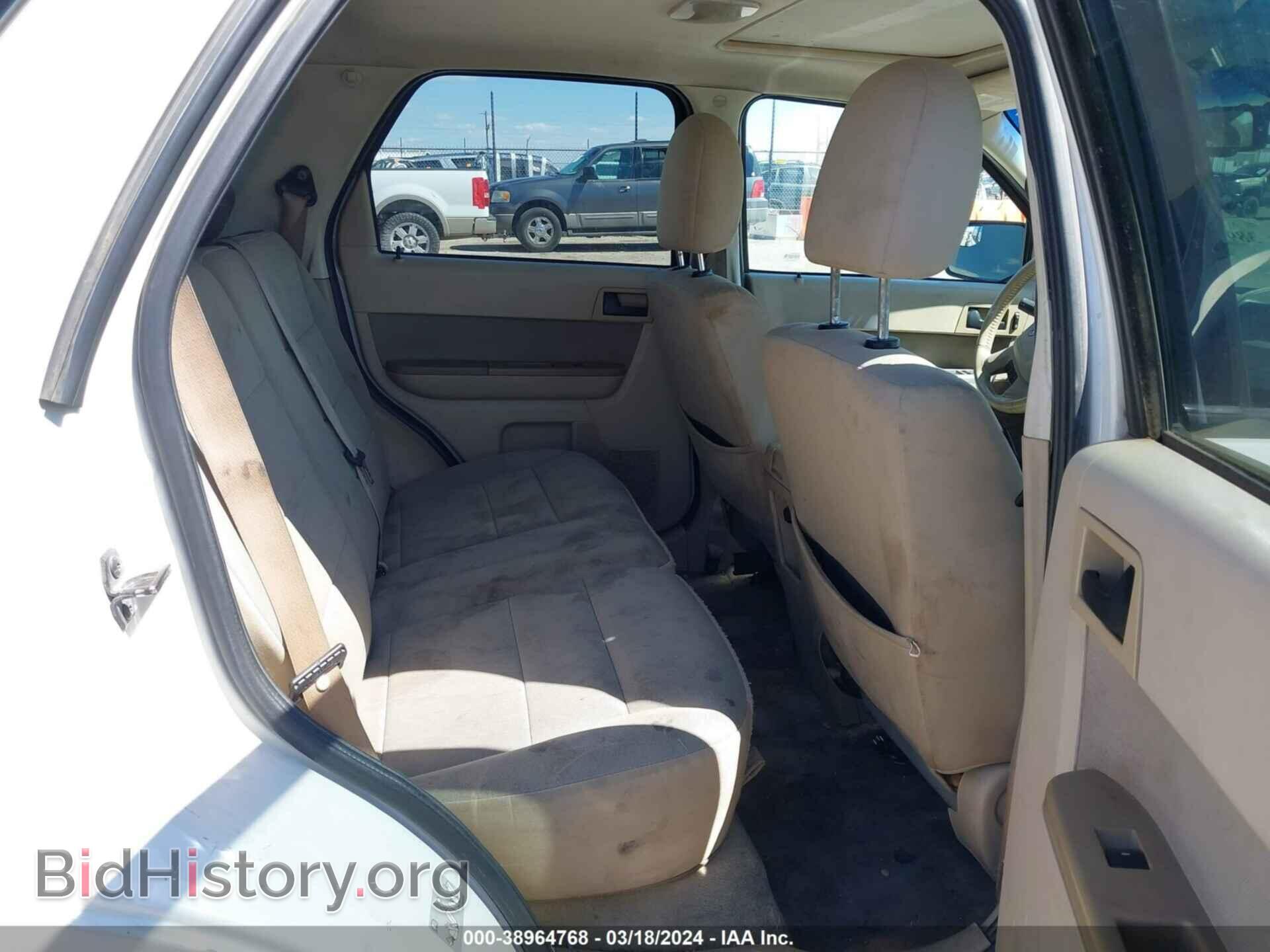 2011 FORD ESCAPE - VIN: 1FMCU0D72BKA43881 - Фото 8