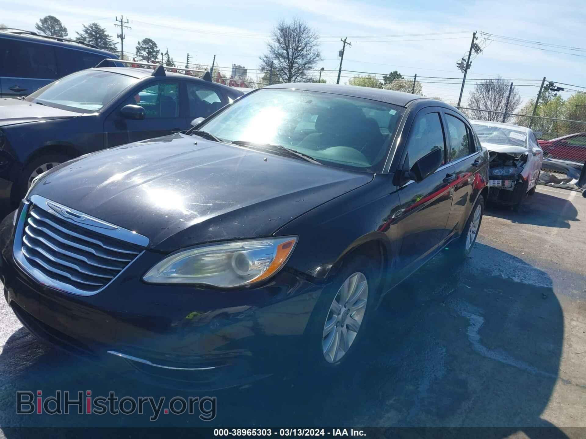 2013 CHRYSLER 200 - VIN: 1C3CCBBB1DN553252 - Фото 2