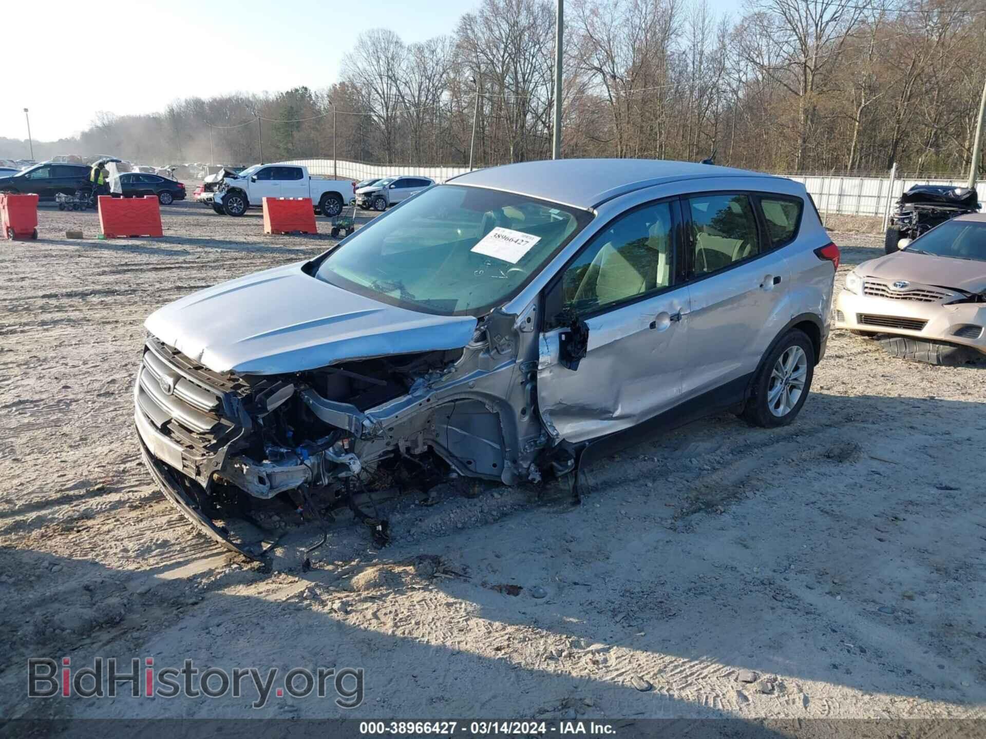 2019 FORD ESCAPE - VIN: 1FMCU0F70KUB93442 - Фото 2
