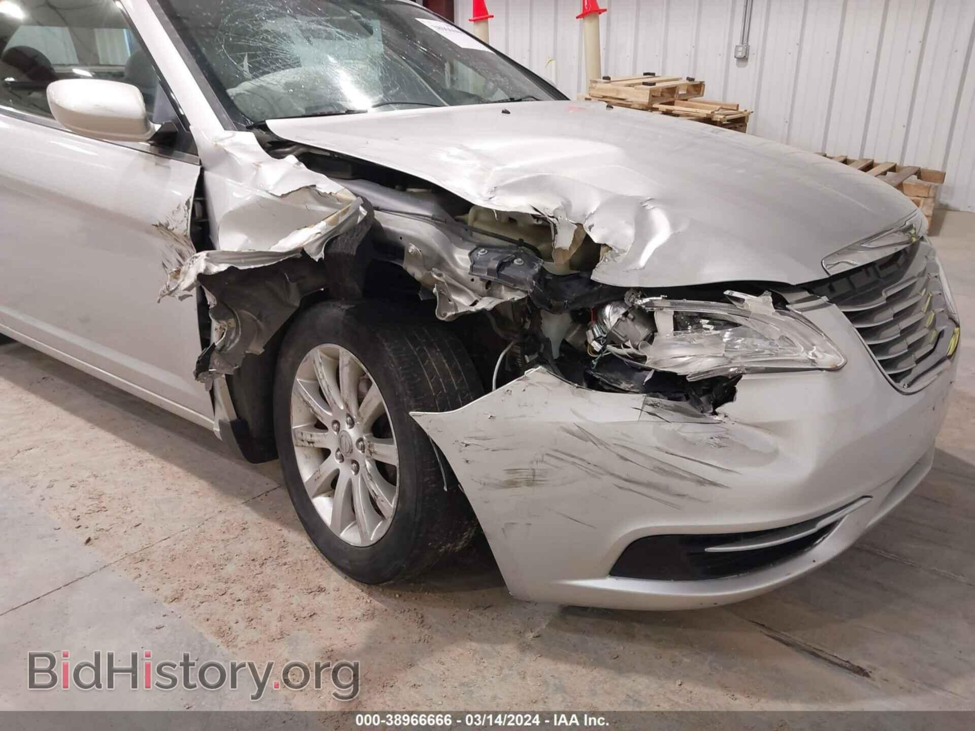2012 CHRYSLER 200 - VIN: 1C3BCBEB2CN229605 - Фото 6