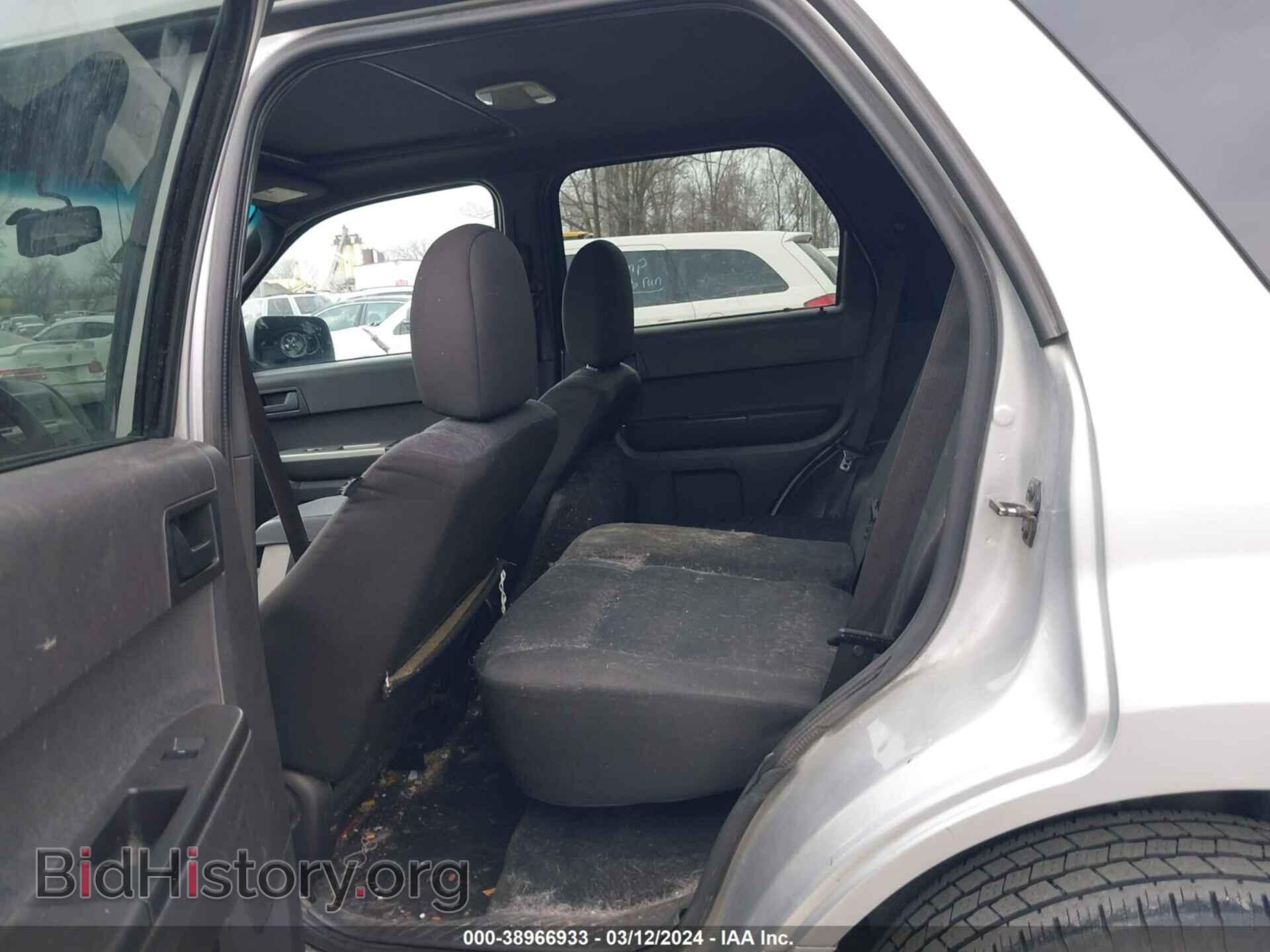 2011 FORD ESCAPE - VIN: 1FMCU0D76BKA56763 - Photo 8