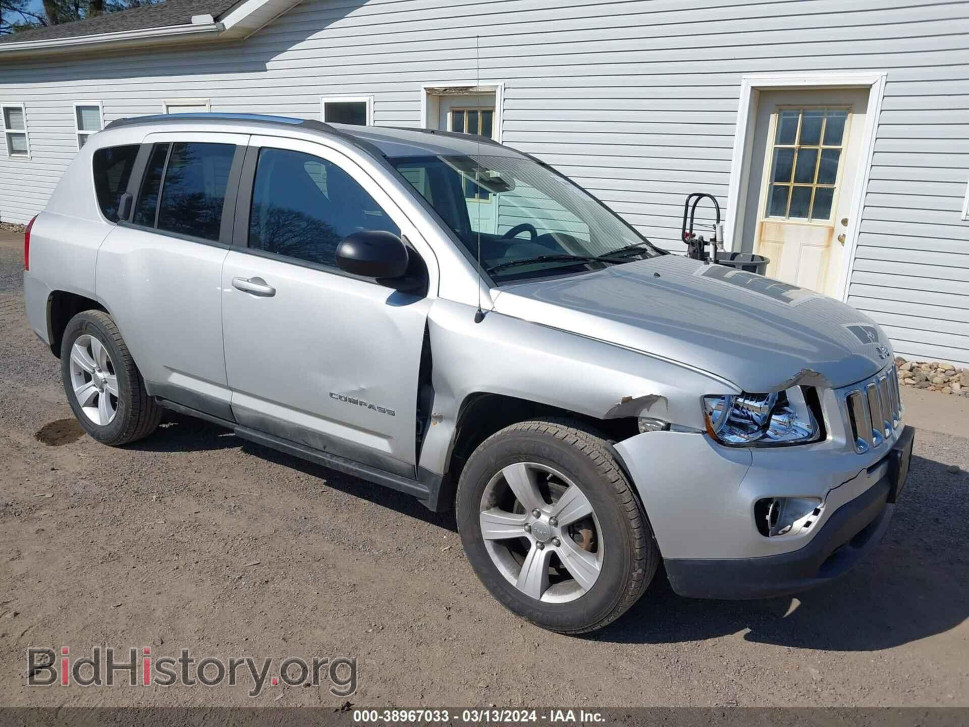 Photo 1J4NF1FB8BD150303 - JEEP COMPASS 2011