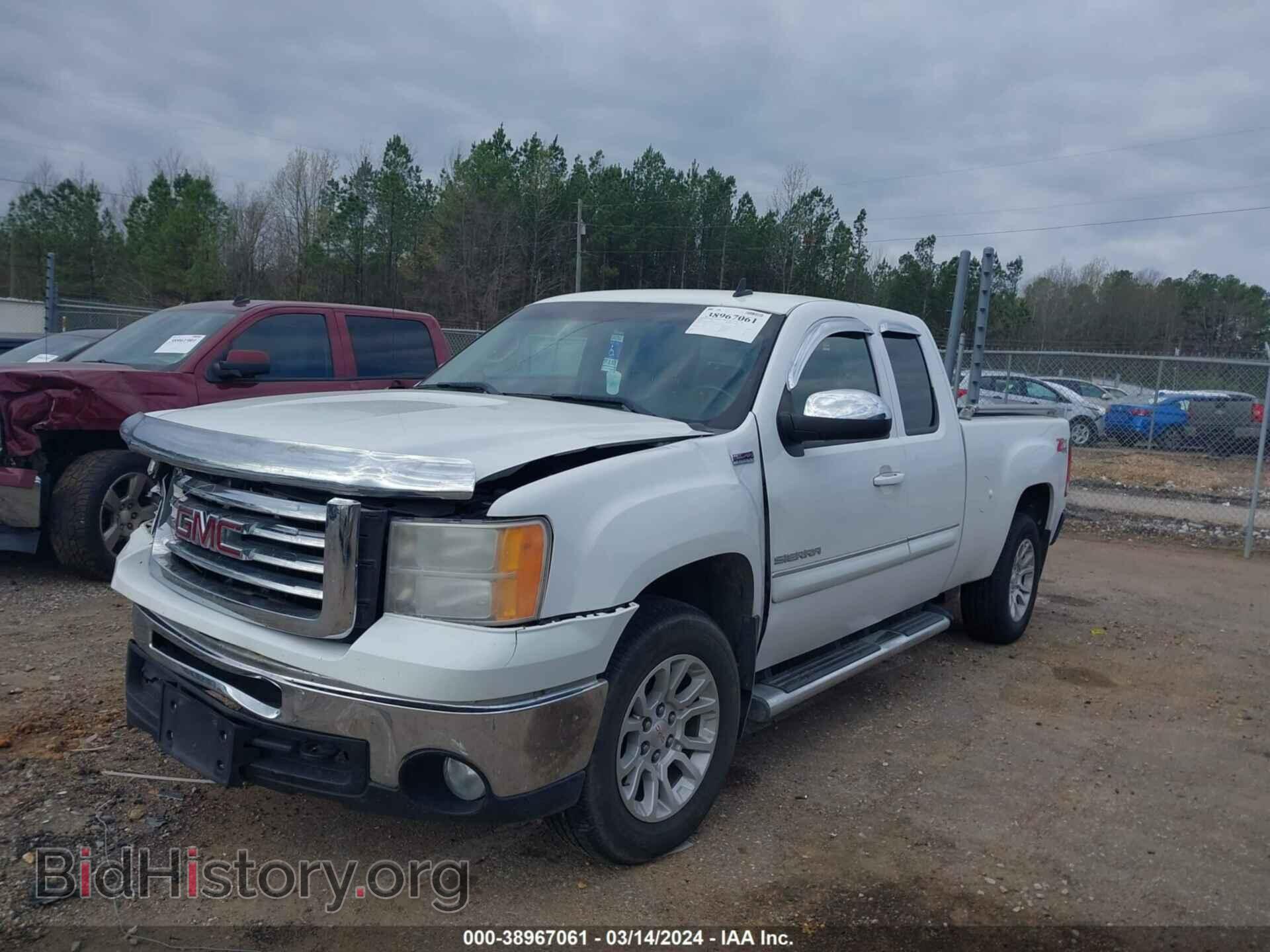 2011 GMC SIERRA 1500 - VIN: 1GTR2VE36BZ106839 - Фото 2