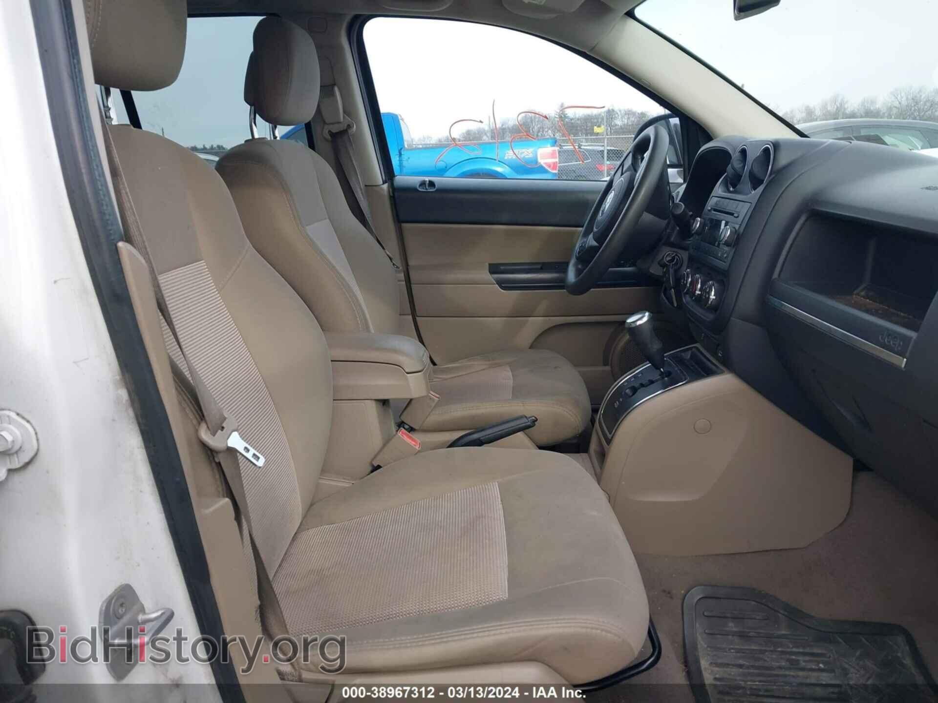 2011 JEEP COMPASS - VIN: 1J4NT1FB1BD208258 - Фото 5