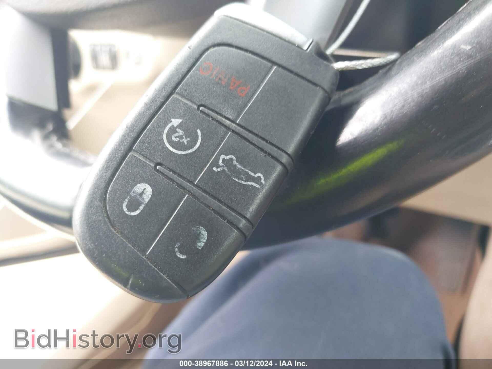 2012 CHRYSLER 300 - VIN: 2C3CCACG4CH205750 - Фото 11
