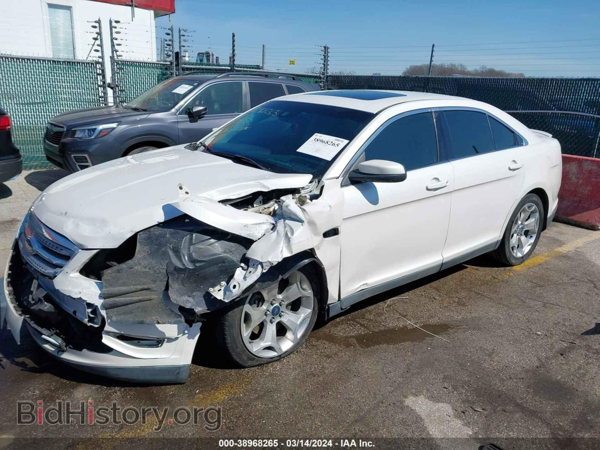 2010 FORD TAURUS - VIN: 1FAHP2KTXAG132733 - Фото 2