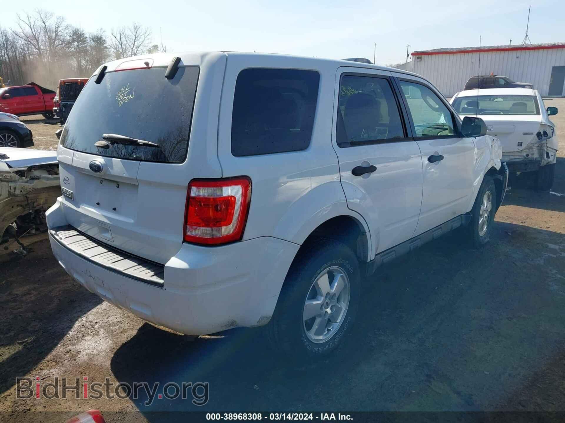 2011 FORD ESCAPE - VIN: 1FMCU0C77BKB99688 - Фото 4