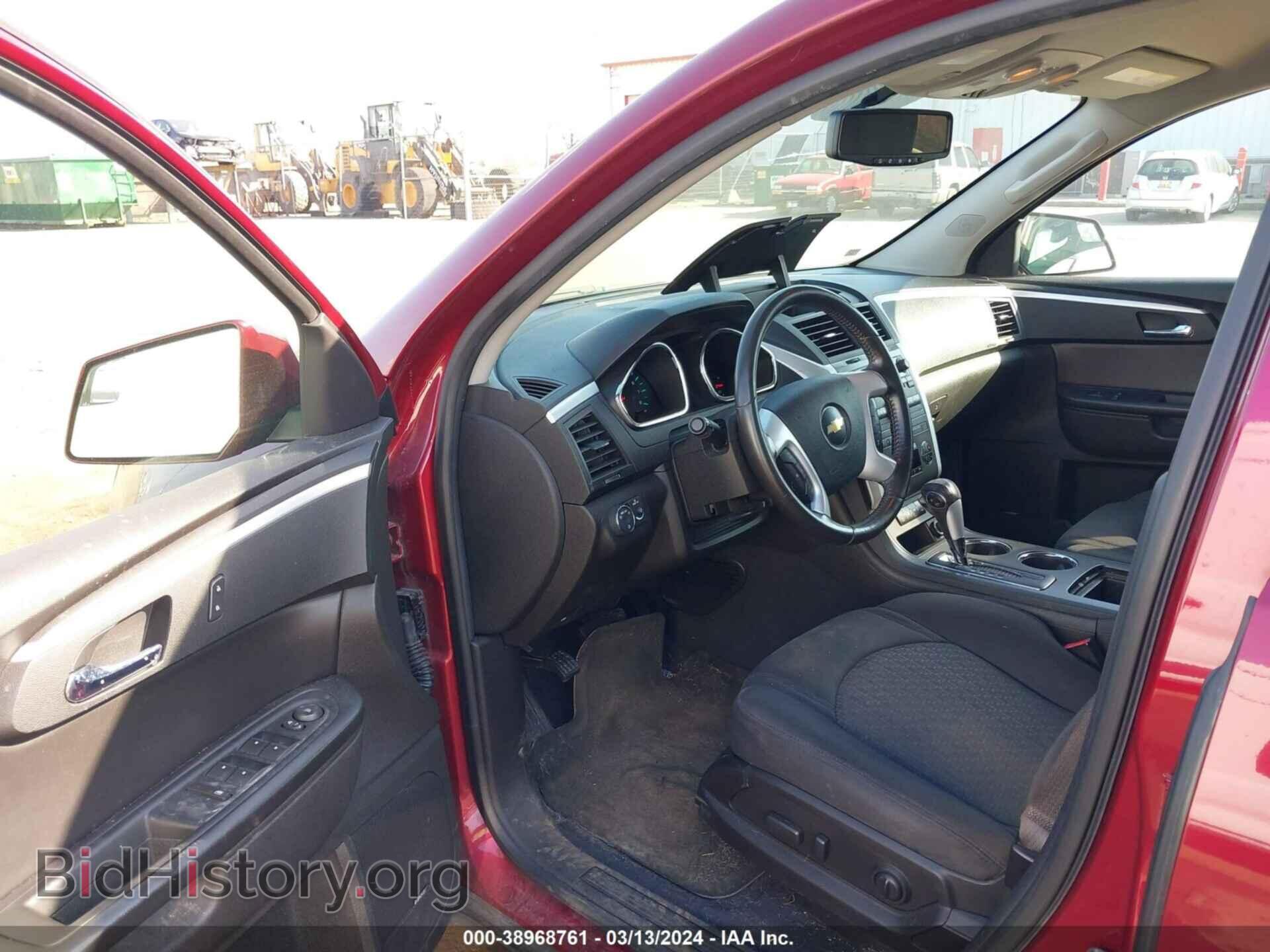 2010 CHEVROLET TRAVERSE - VIN: 1GNLRGED4AS113213 - Фото 5